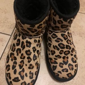 Ugg classics mini boot